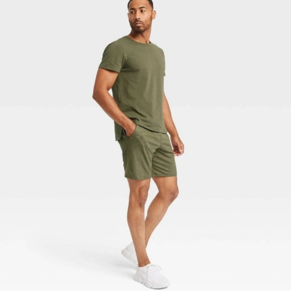 [B9] Men's Camo Training Shorts 8.5", Size XXL - Picture 2 of 6